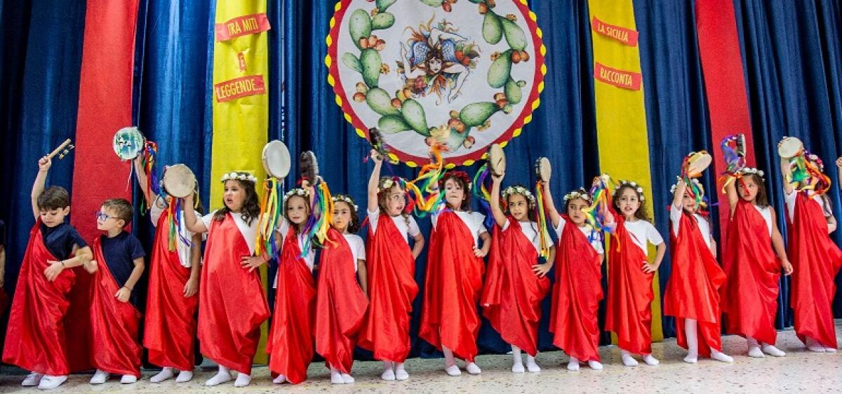 Aidone. Il mito di Persefone e le Stagioni portato in scena dagli alunni scuola dell'Infanzia De Gasperi - 