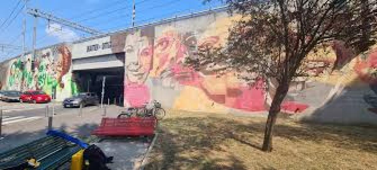 Il rosso sbiadisce, il nero resiste: svelati i segreti dei colori dei murales - 