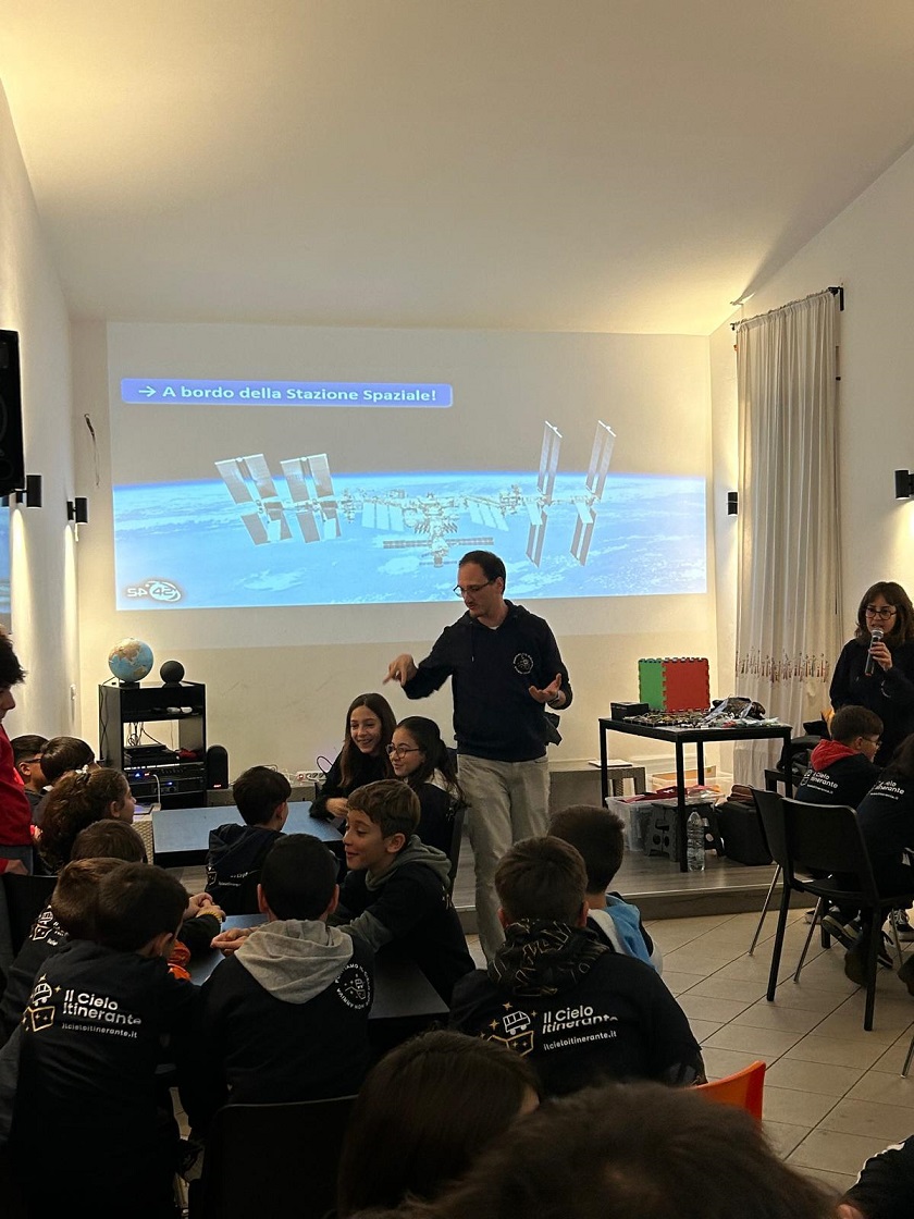 Aidone: alla scoperta dell’Universo con il Cielo itinerante. 50 bambini coinvolti nel progetto Italia brilla- Costellazioni 2025