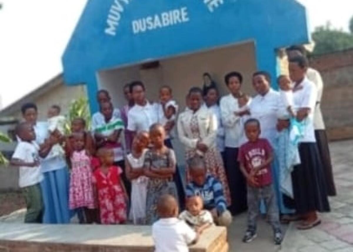 Troina. Associazione Oasi Madre della Divina Misericordia assiste i bambini dell’orfanotrofio di Nyambuye, in Burundi - 