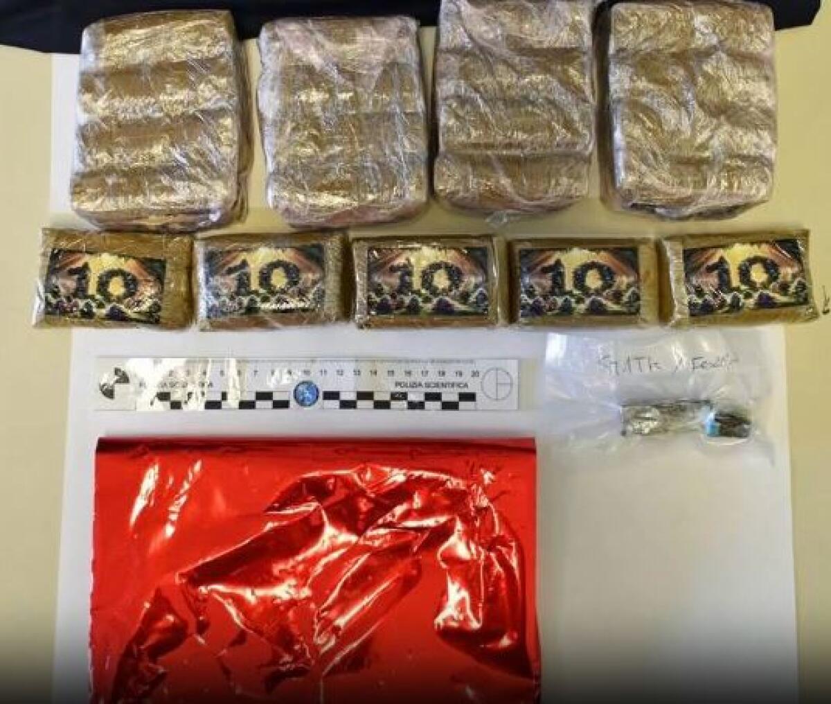 Blitz antidroga con 13 misure cautelari ad Enna - 