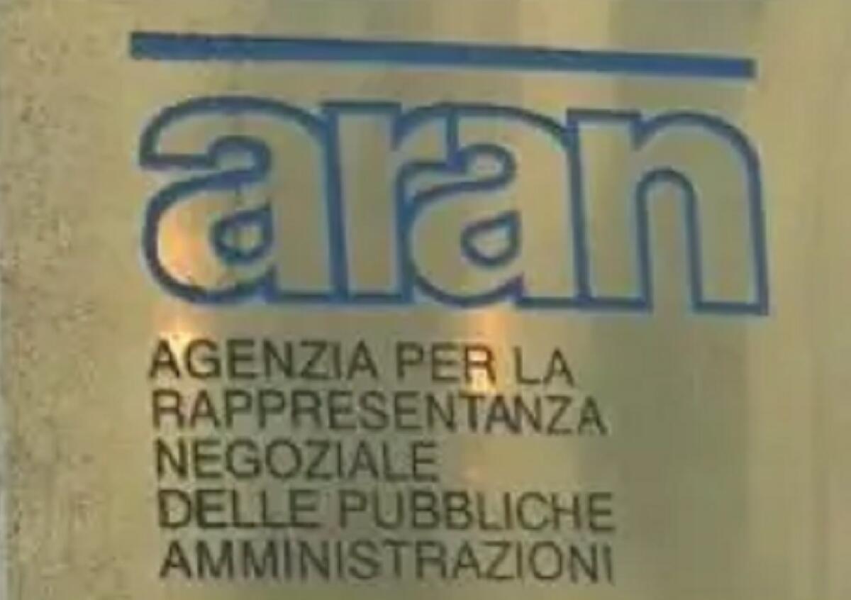 Firmato contratto per i dipendenti della Regione - 