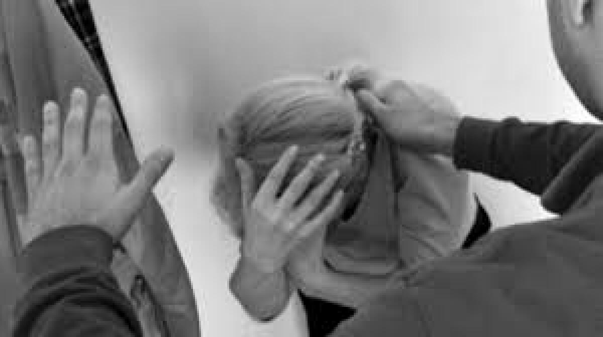 Nicosia. Polizia arresta due catanesi per truffa ad una anziana donna - 