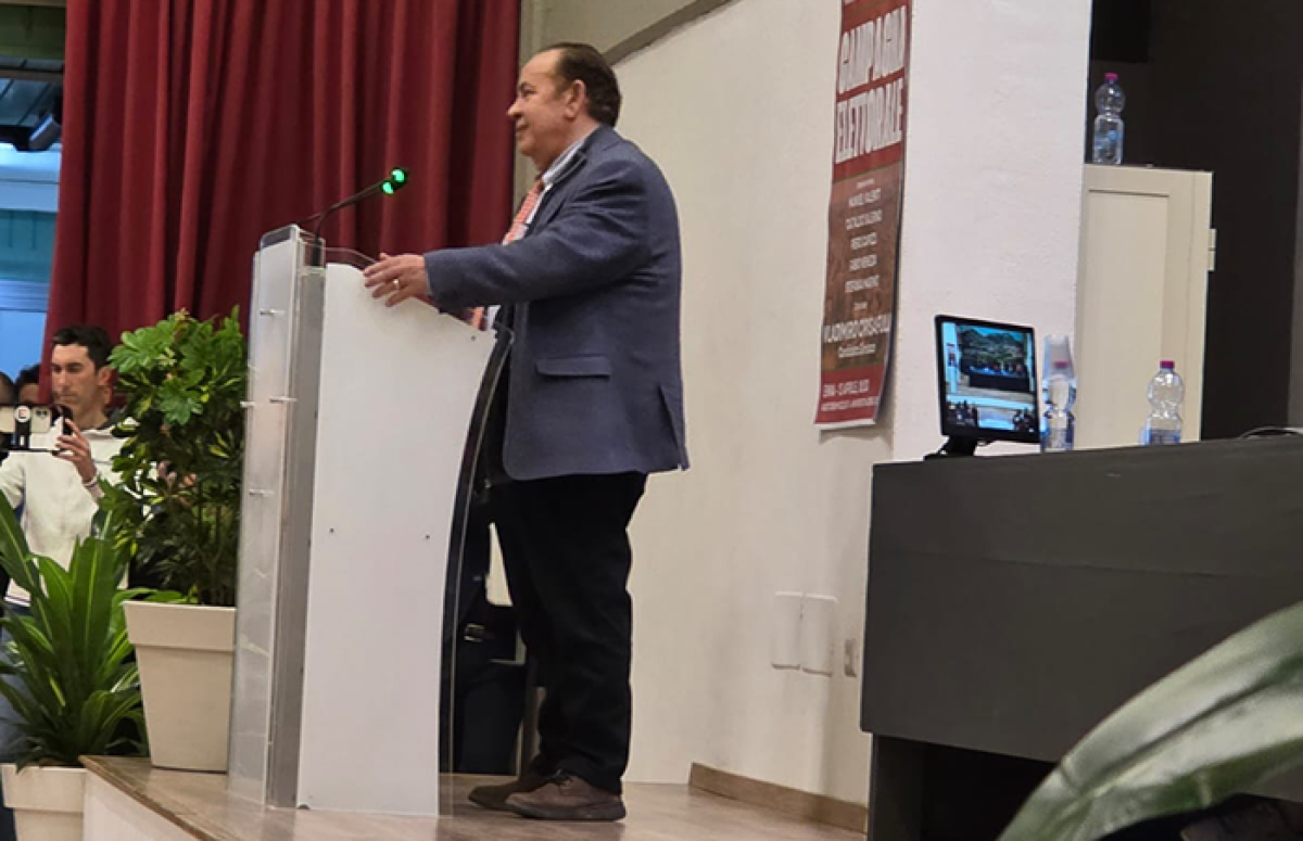 Enna. Sala gremita per l’apertura della campagna elettorale di Crisafulli  - 