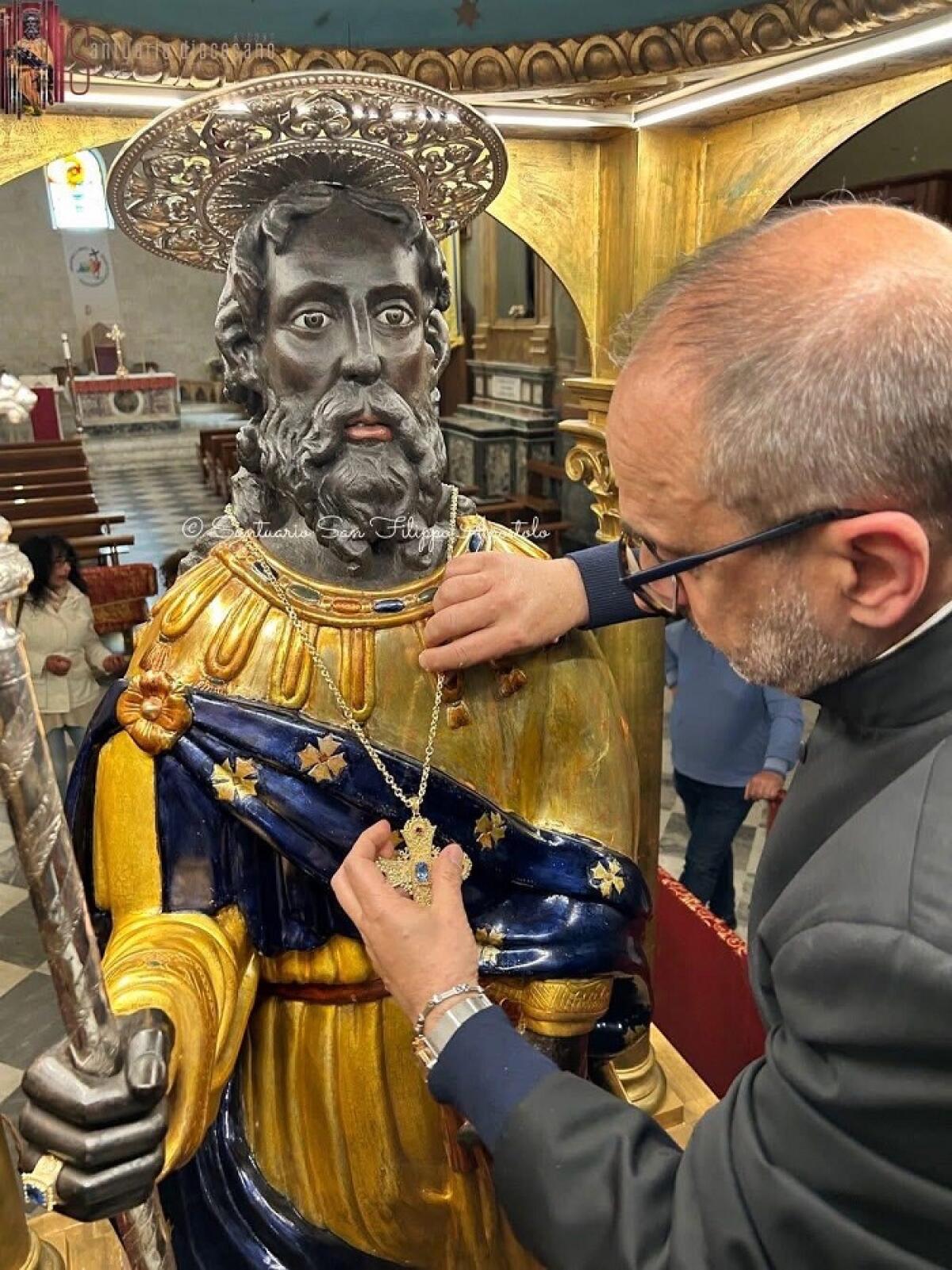Aidone: festa di San Filippo apostolo, la cui ricorrenza si celebra il 1^ maggio - 