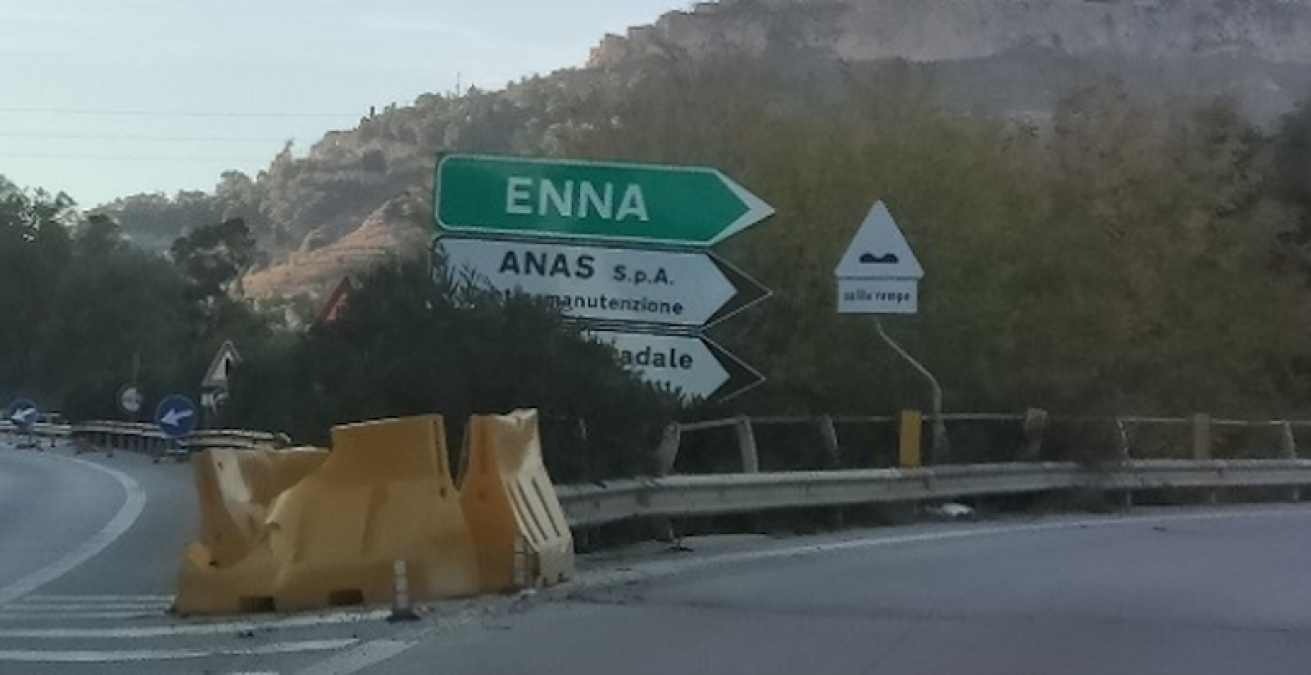 Autostrada A19 “Palermo-Catania”. Chiusa al transito, in entrambe le carreggiate dallo svincolo di Caltanissetta allo svincolo di Enna - 