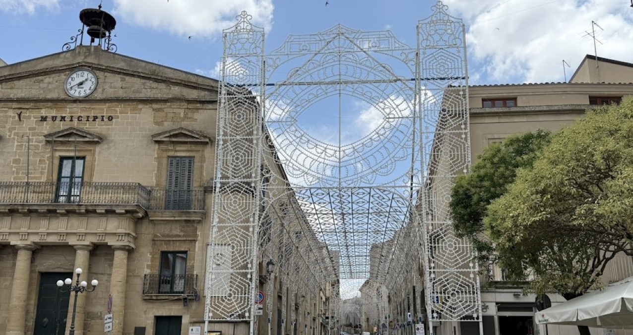 Enna, le luminarie della festa patronale diventano un'installazione artistica - 
