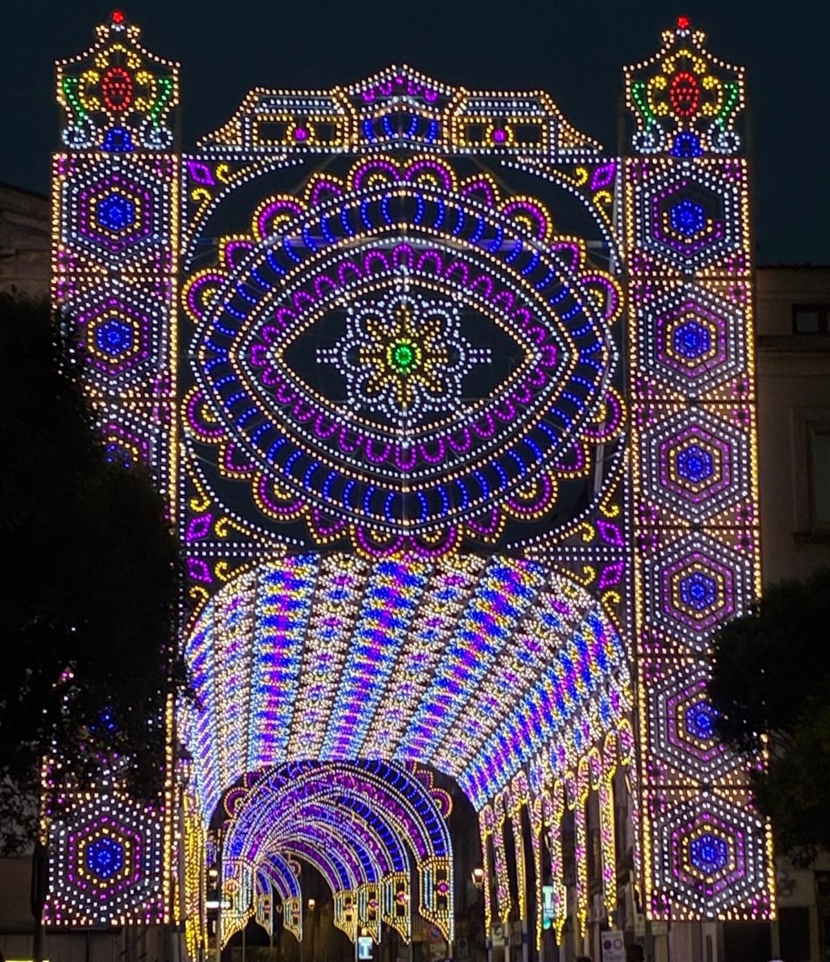 Enna, le luminarie della festa patronale diventano un'installazione artistica