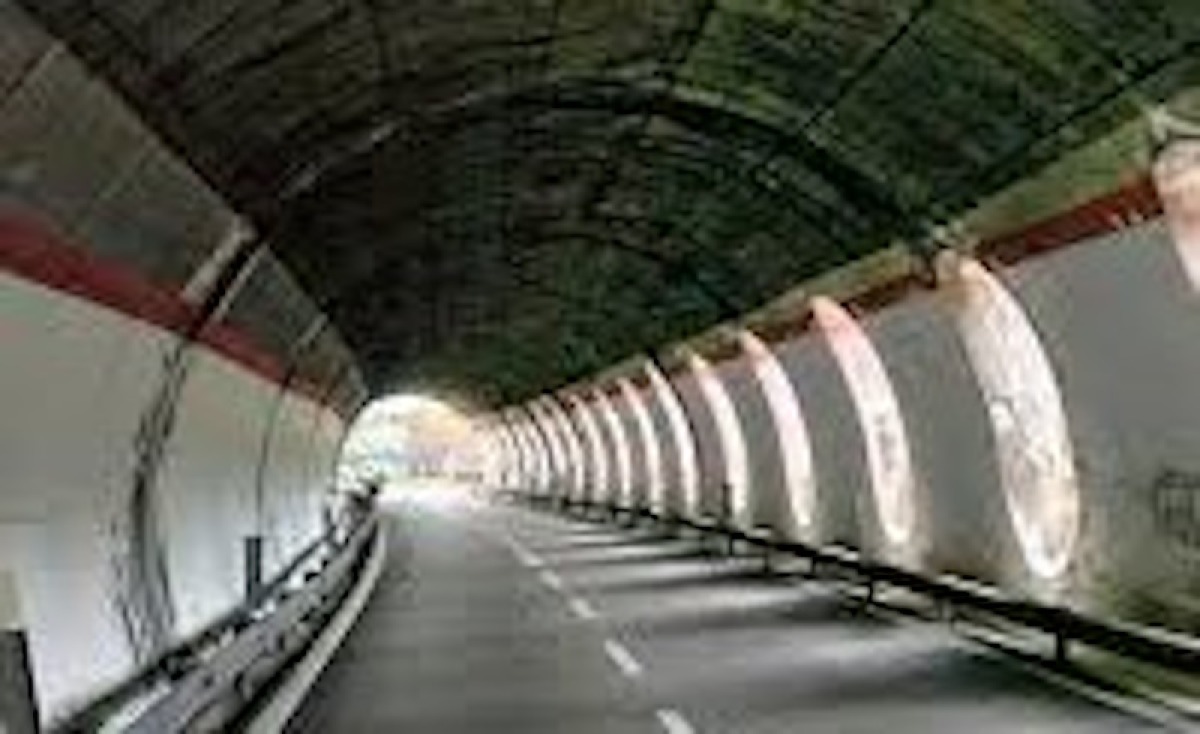 Traffico in tilt sull'A19 Palermo-Catania: tamponamento nella galleria Cappuccini, nei pressi di Calascibetta - 