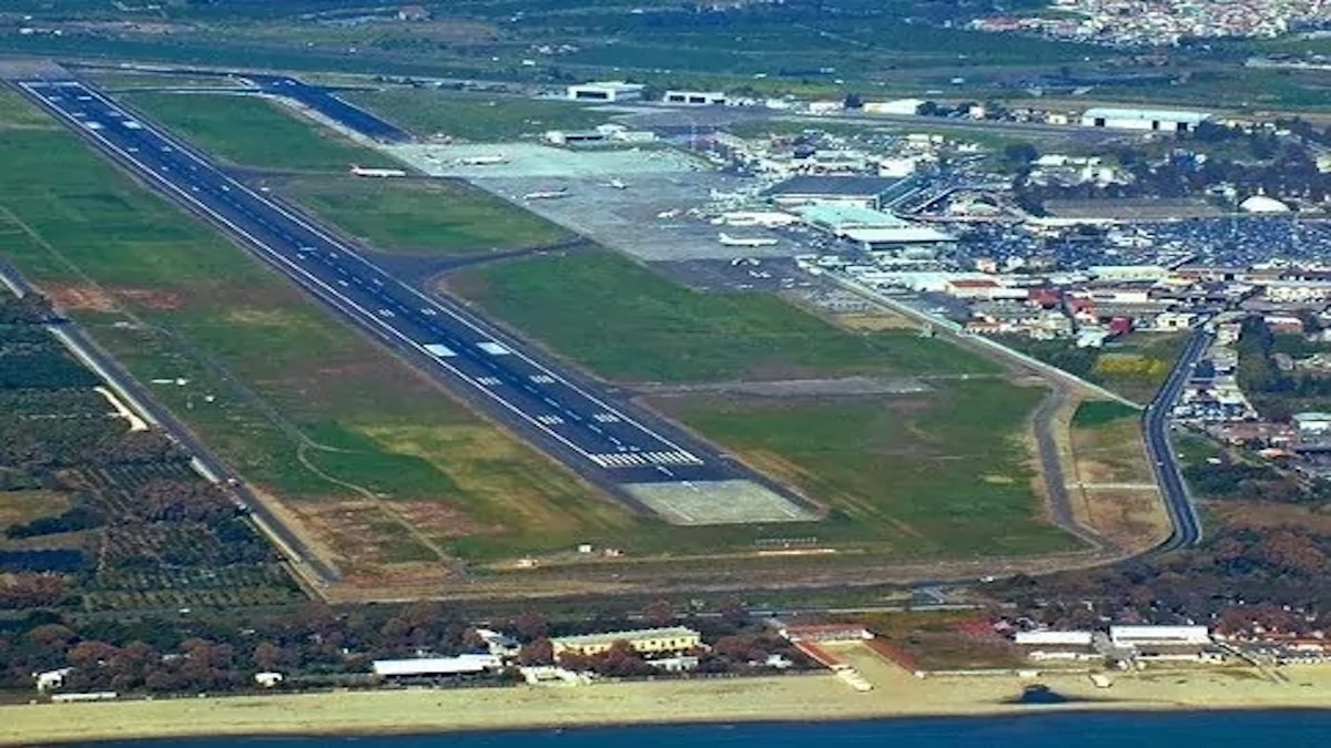 «A Catania è fuori posto l’aeroporto, non l’Etna», l’attacco del ministro Musumeci  - 