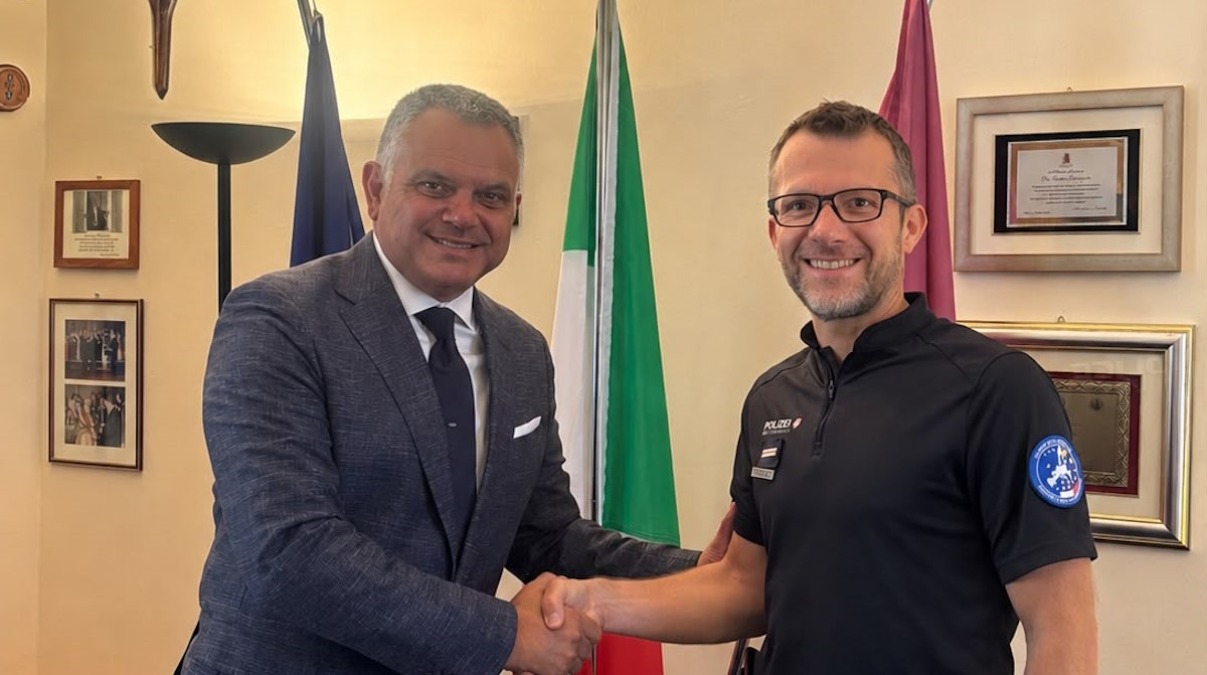 Piazza Armerina. In occasione del Palio dei Normanni pattugliamento congiunto tra Polizia italiana e francese - 