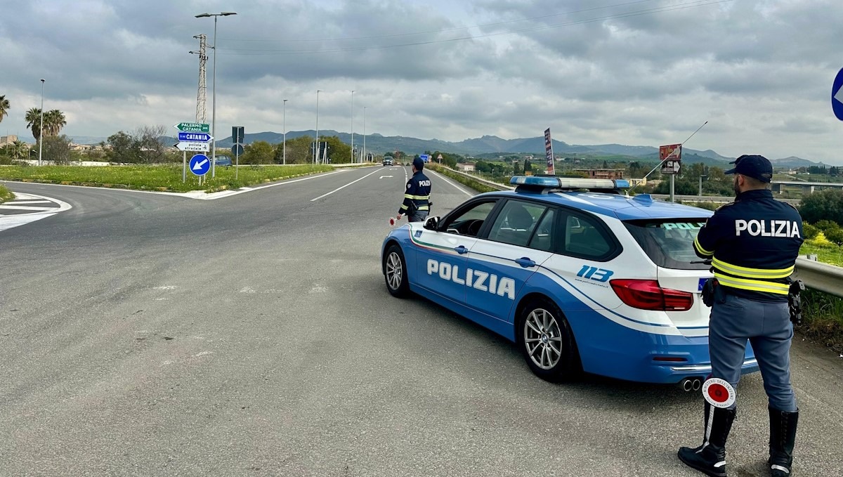 Polizia di Stato sequestra droga e armi durante un controllo in autostrada - 
