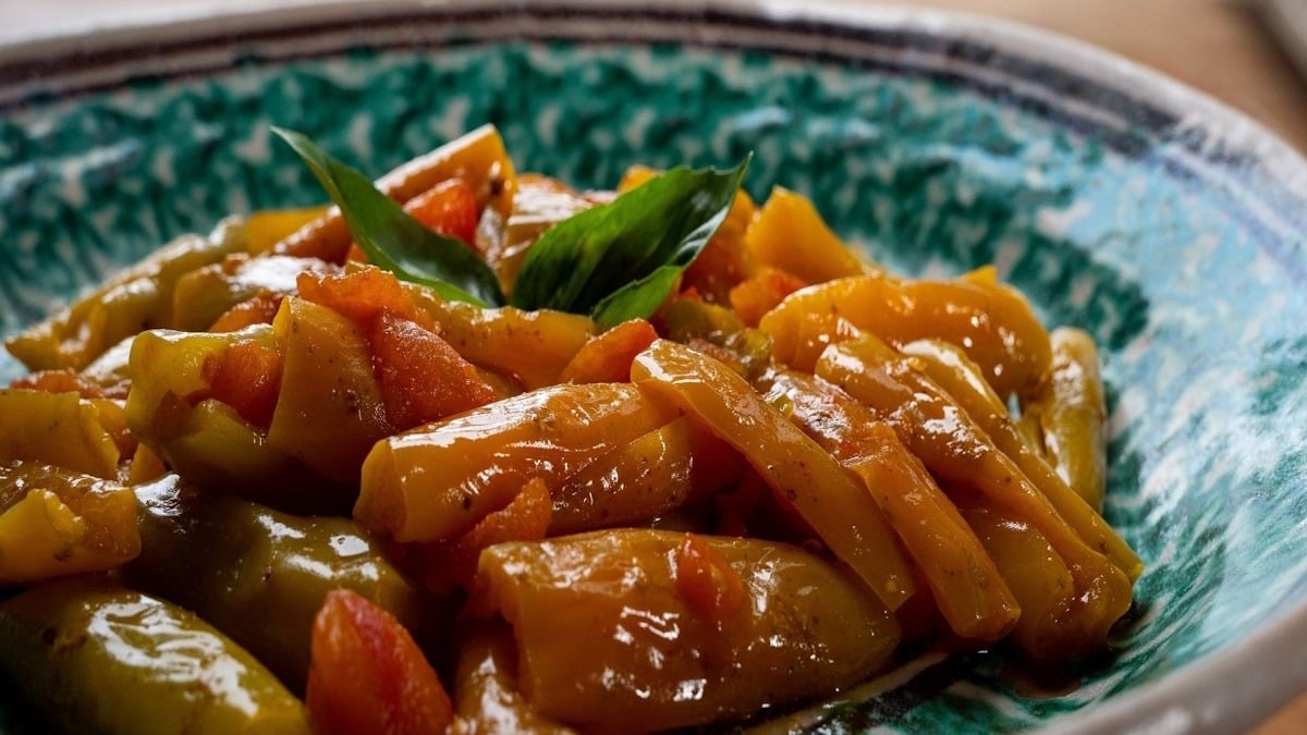 Bucce di fichi d'india con cipolla rossa all'agrodolce - 