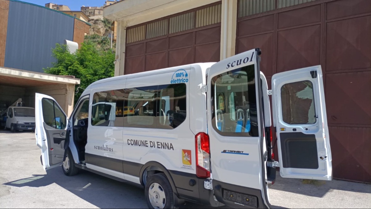 Enna. Scuola, al via il servizio di trasporto: tempo pieno garantito, bus elettrico e mobilità urbana per gli studenti - 