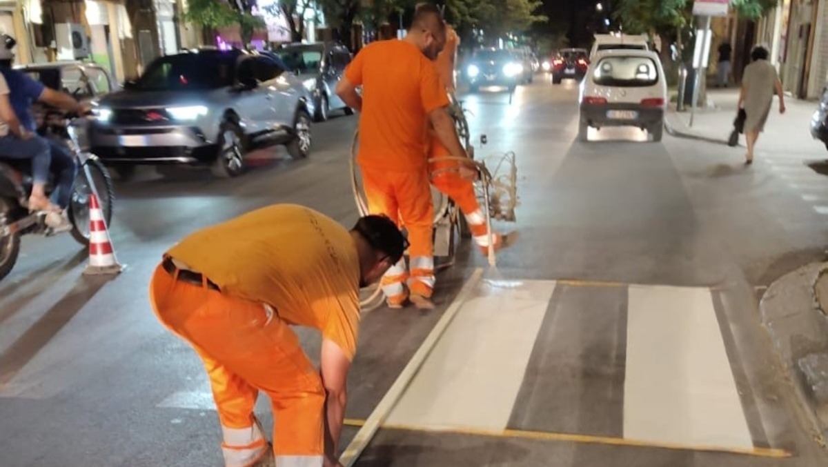 Enna, al via il rifacimento della segnaletica stradale orizzontale prima della riapertura delle scuole - 