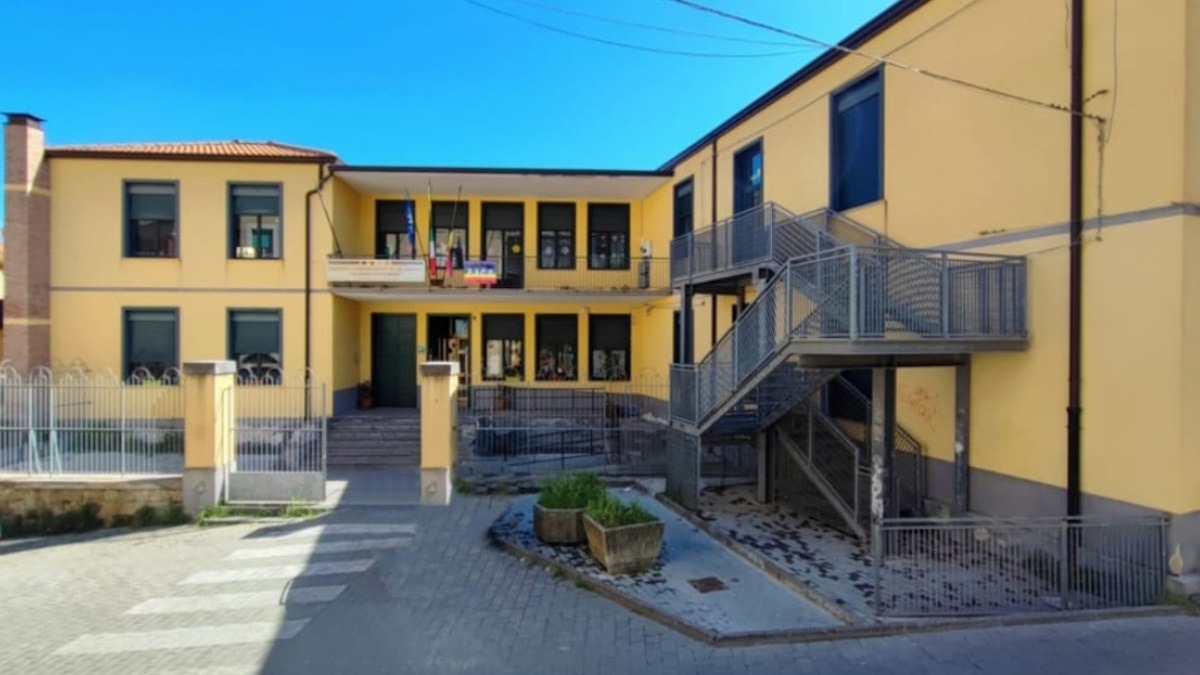 Comune Enna: quasi 260 mila € all'Istituto Comprensivo Statale "E. De Amicis" Plesso Fundrisi - 
