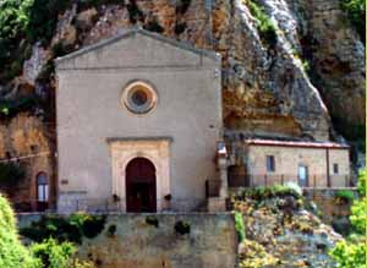 Un angolo di Enna: Papardura, il santuario con una particolarità incredibile - 