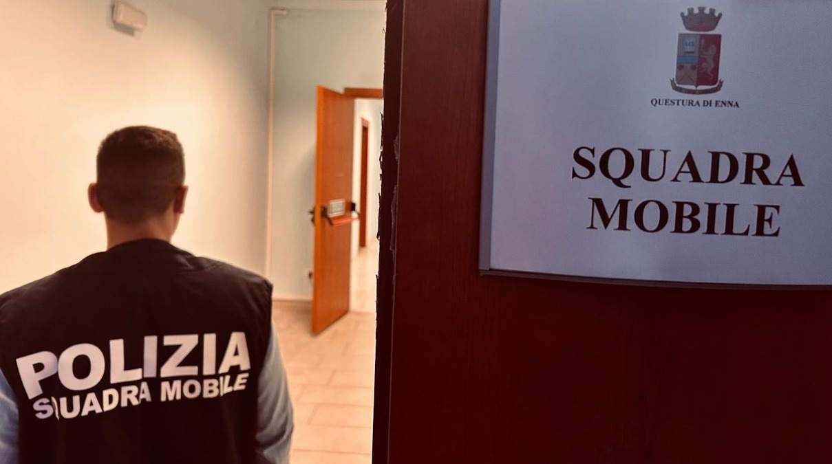 Spaccio stupefacenti. Enna: arrestati un giovane ennese ed una coppia di coniugi provenienti dalla provincia, deferiti giovane pure ennese e ragazzo straniero