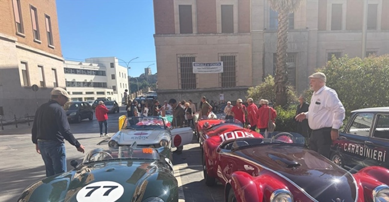Le auto storiche del Gran Premio La Motta hanno fatto tappa ad Enna in occasione del centenario della Provincia - 