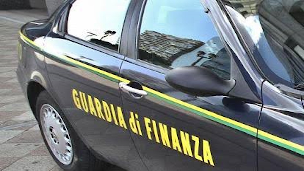 GdF Enna: sequestro preventivo di oltre mezzo milione a società operante all’ingrosso di alimenti e bevande per evasione fiscale - 
