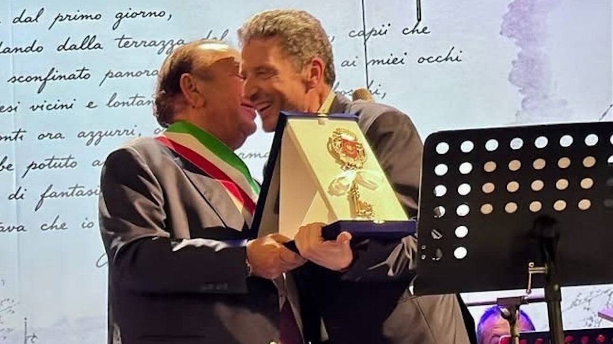 Enna consegna  la chiave della città: a riceverla Pietrangelo Buttafuoco - 