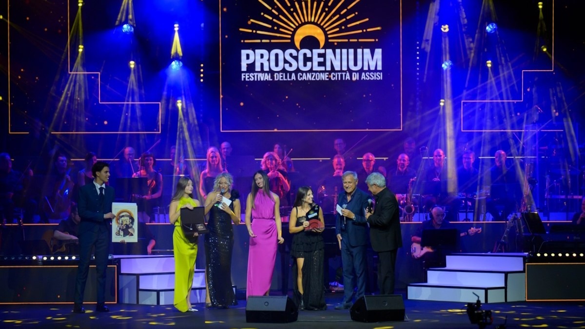 ProSceniUm2026 incorona Milomaria (Emiliano Maria Balbo) di Piazza Armerina: sold out al Lyrick di Assisi - 