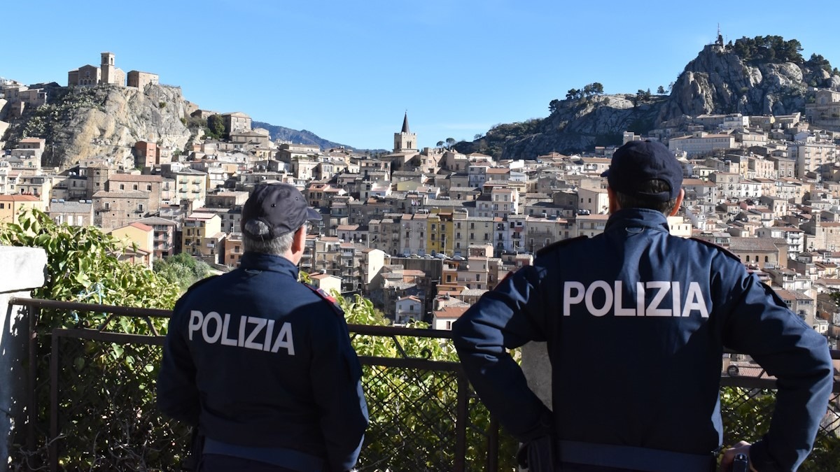 Nicosia. Truffa falso polizziotto ai danni di un’anziana donna: arrestato in flaganza di reato 38enne  - 