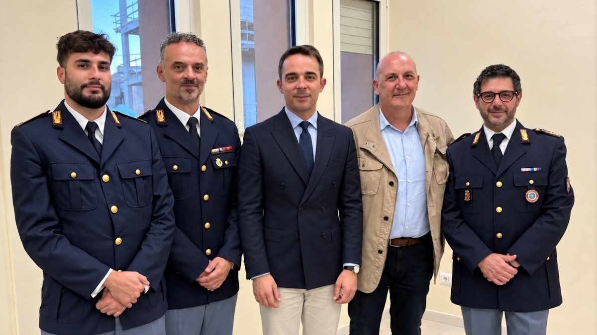 Leonforte. Polizia di Stato incontra genitori e docenti del Sinopoli - 